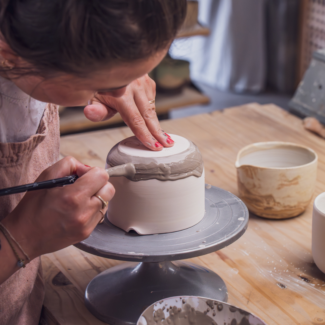 BOL À MATCHA AVEC BEC VERSEUR : NEIGE SUR KYOTO