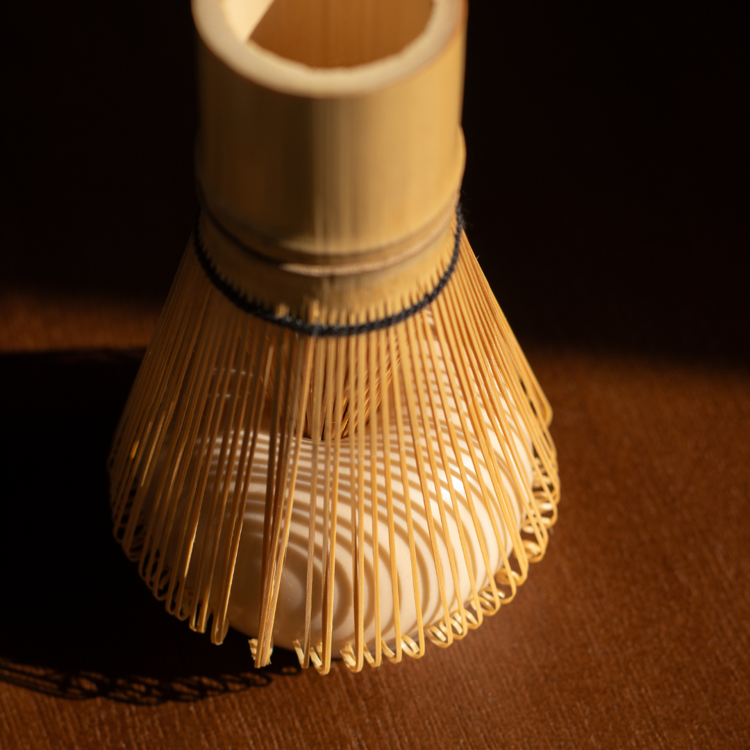 NAOSHI - SUPPORT POUR FOUET À MATCHA CHASEN COURT
